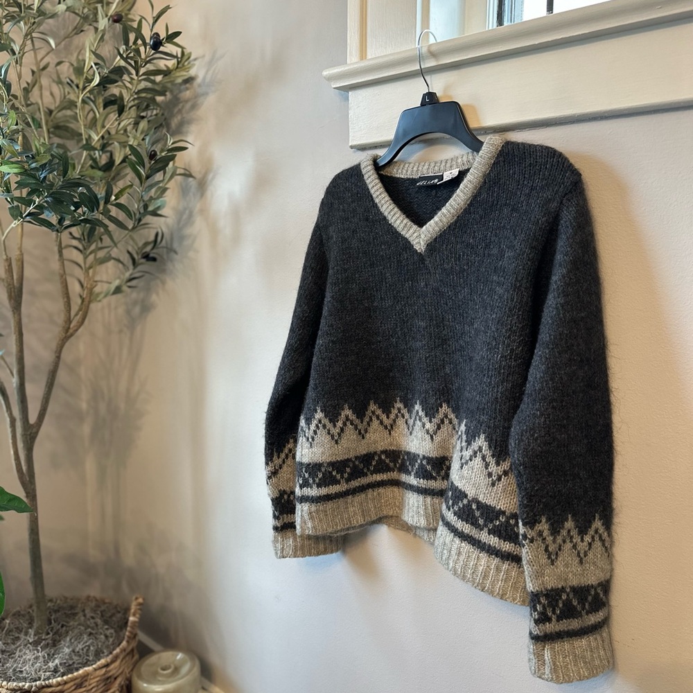 VTG 90s dELiA*s V-Neck Gray Pattern Wool Sweater